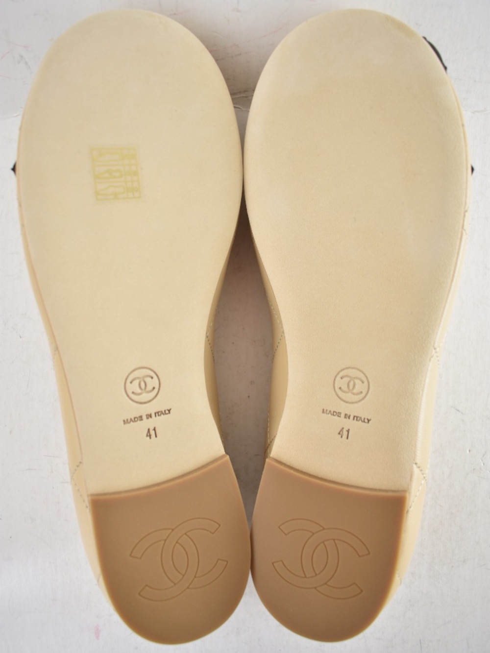 Chanel 26M Coco Beach Cambon Beige Black CC XL Logo Ballet Ballerina Flat 41 - Picture 16 of 16